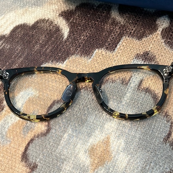 Authentic Gucci Prescription eyeglasses - Picture 8 of 17